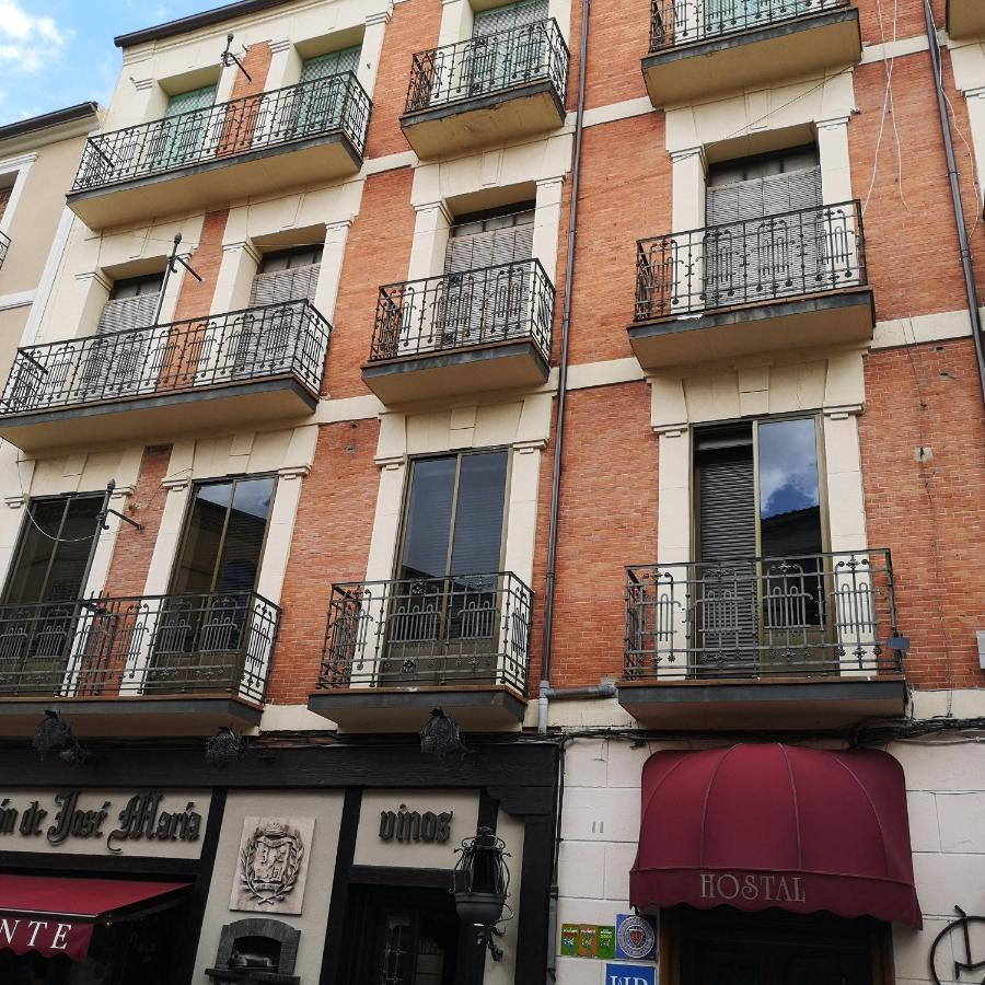 Hostal Plaza Segovia Exterior photo