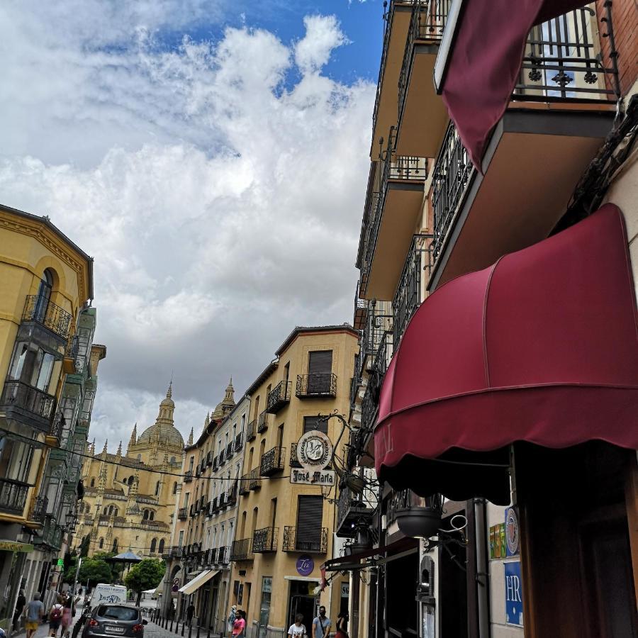 Hostal Plaza Segovia Exterior photo