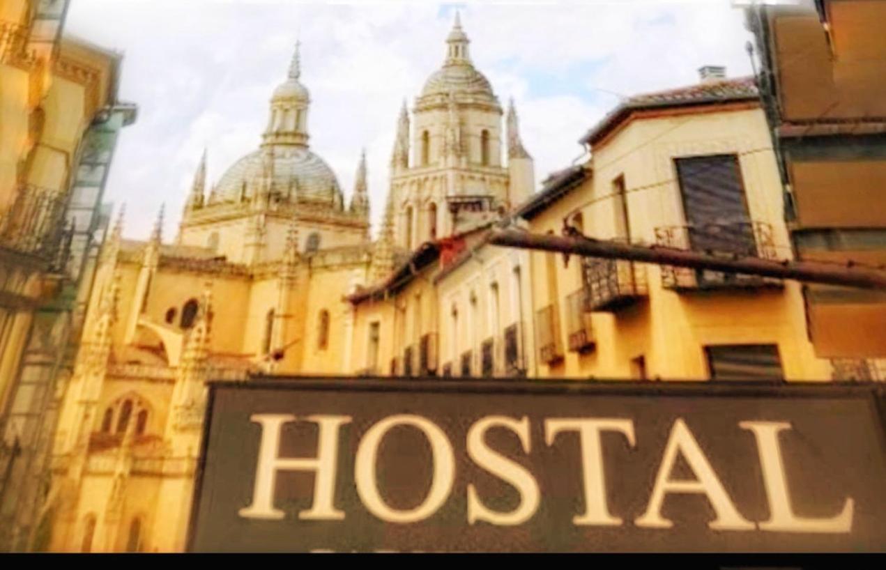 Hostal Plaza Segovia Exterior photo